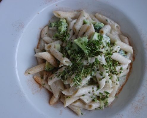 Brokkoli-Dinkel-Nudeln mit Joghurtsauce 1 Brokkoli-Dinkel-Nudeln mit Joghurtsauce