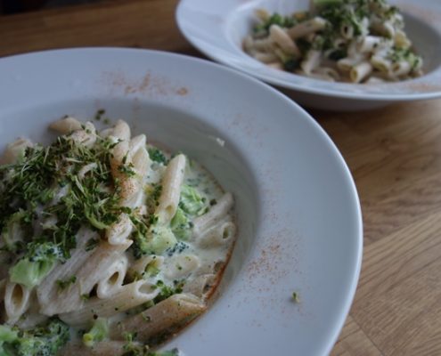 Brokkoli-Dinkel-Nudeln mit Joghurtsauce Brokkoli-Dinkel-Nudeln mit Joghurtsauce